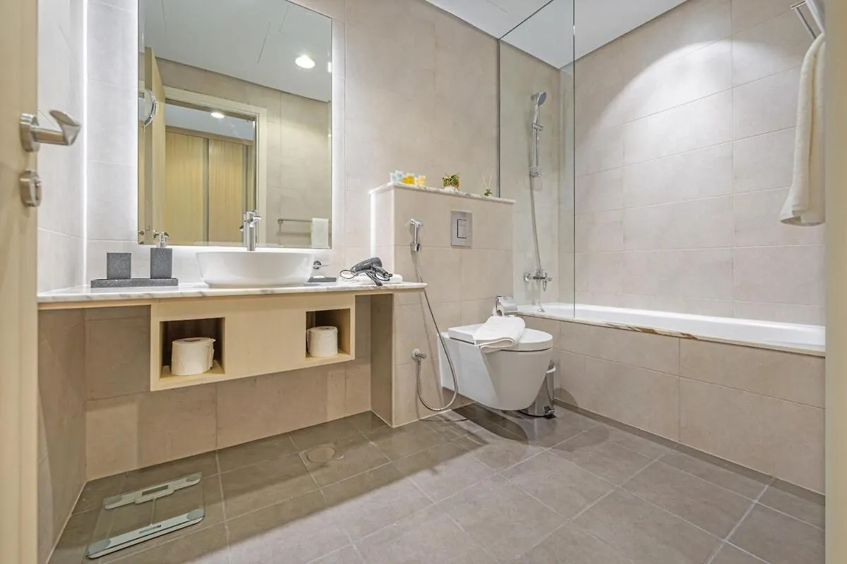 3 Bedroom - Pool Access - 7 Mins To Dubai Mall - Sun Set View