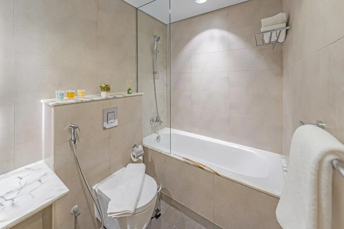Apartment 3 Bedroom - Pool Access - 7 Mins To Dubai Mall - Sun Set View