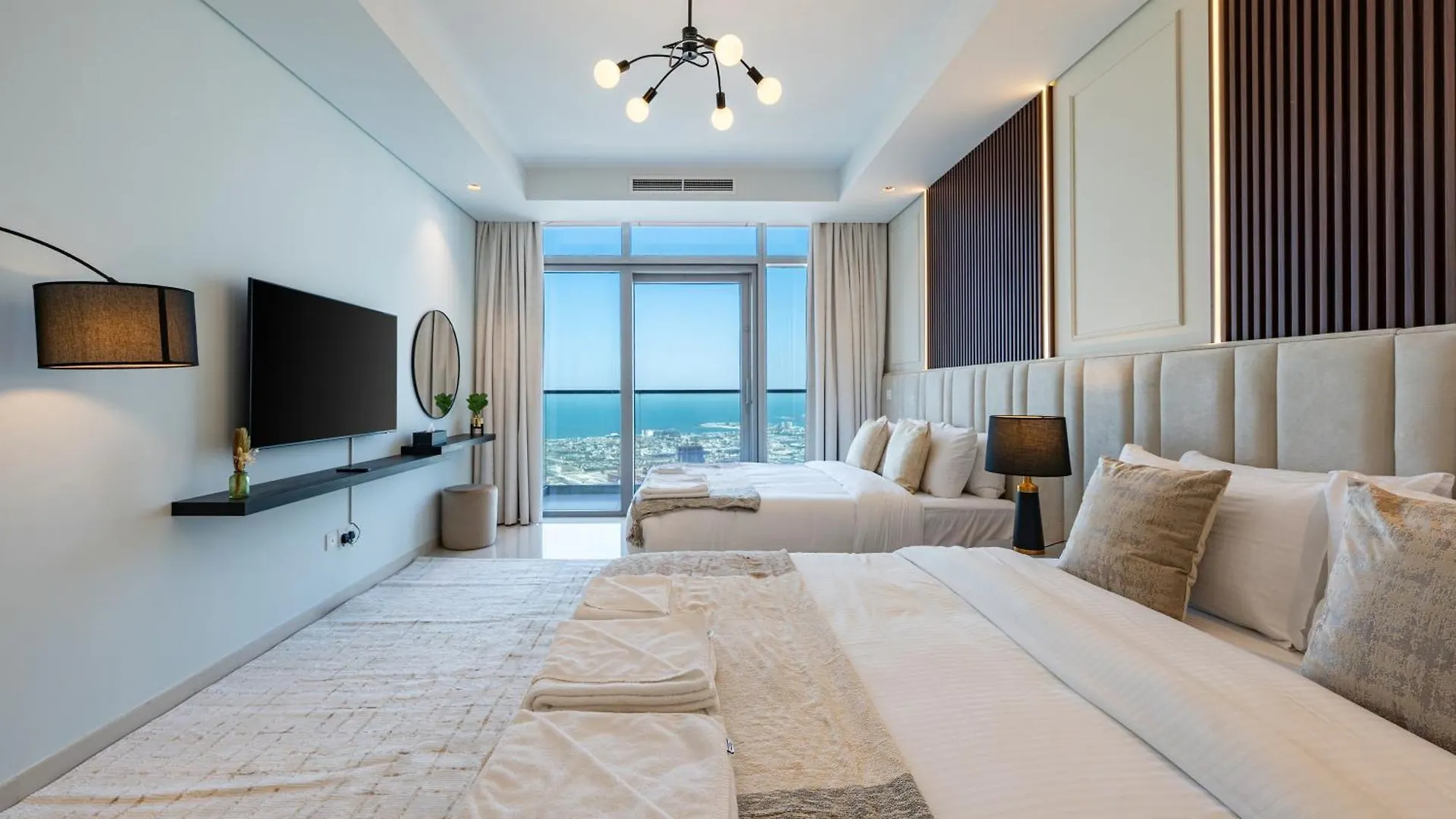 3 Bedroom - Pool Access - 7 Mins To Dubai Mall - Sun Set View 0*,