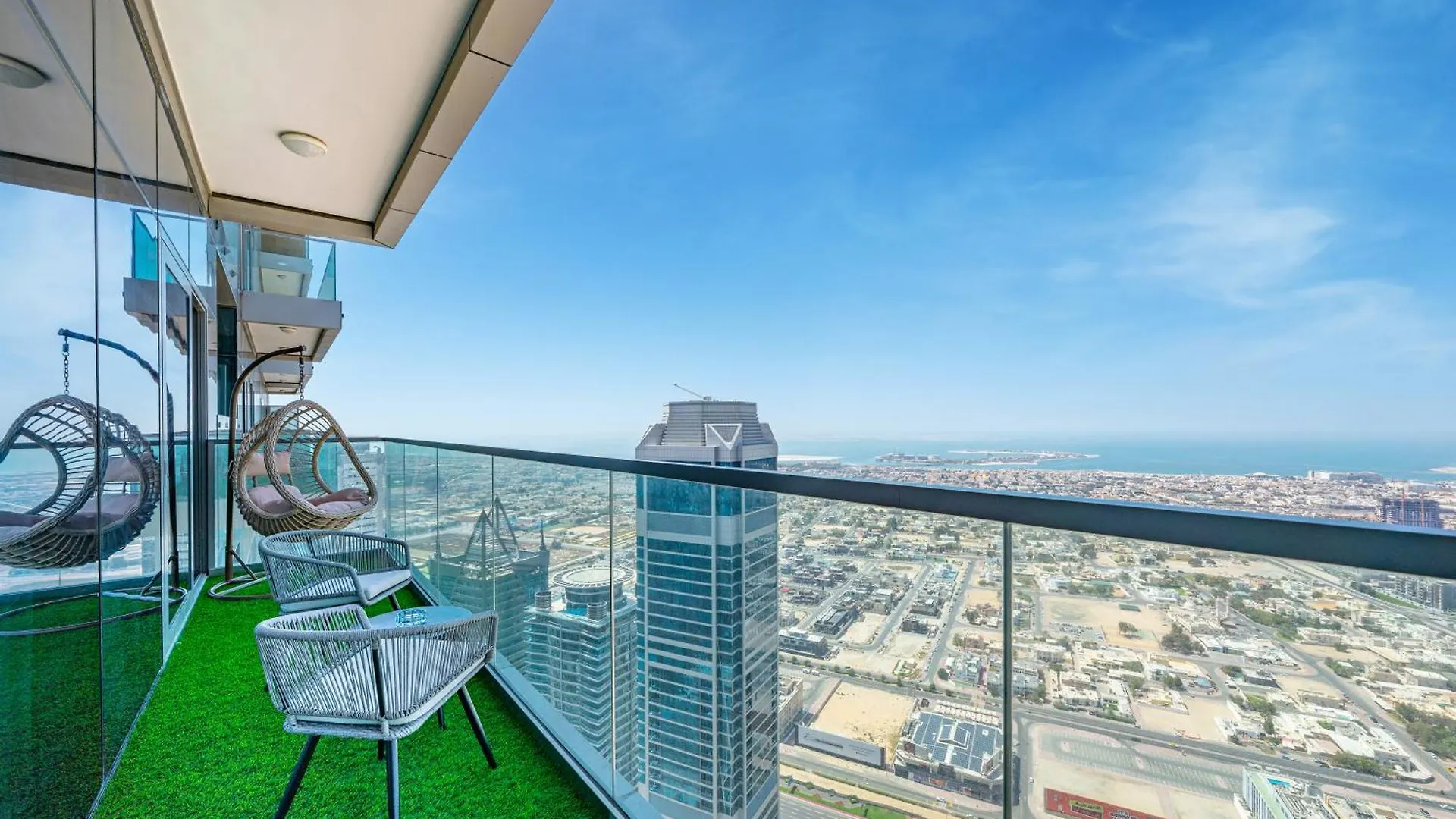 3 Bedroom - Pool Access - 7 Mins To Dubai Mall - Sun Set View Apartment