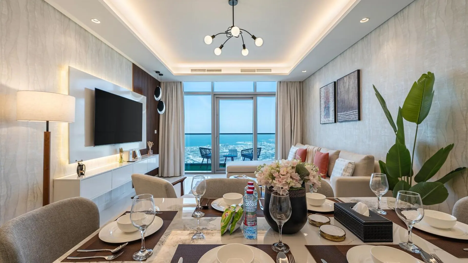 3 Bedroom - Pool Access - 7 Mins To Dubai Mall - Sun Set View Apartment